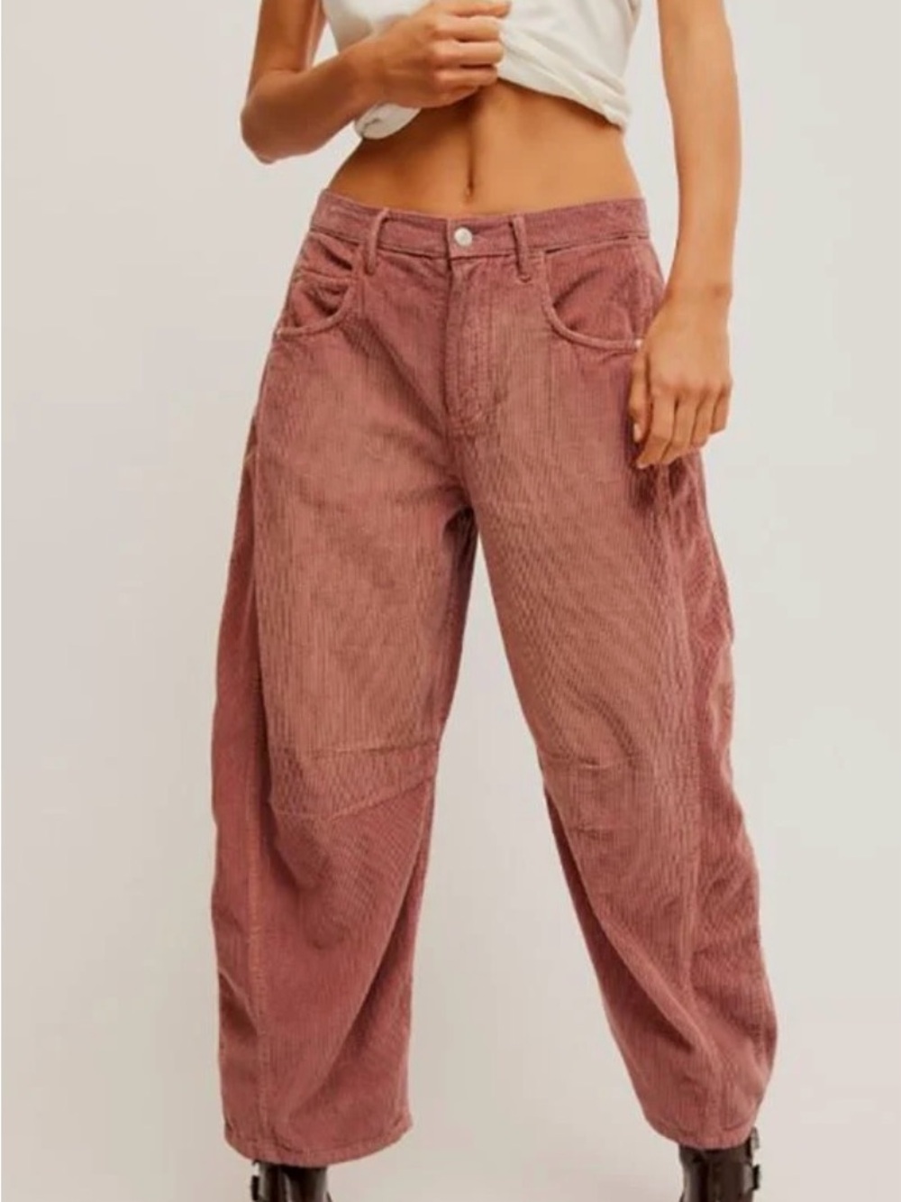FREE PEOPLE WE THE FREE GOOD LUCK MID-RISE CORD BARREL JEANS - WITHERED ROSE